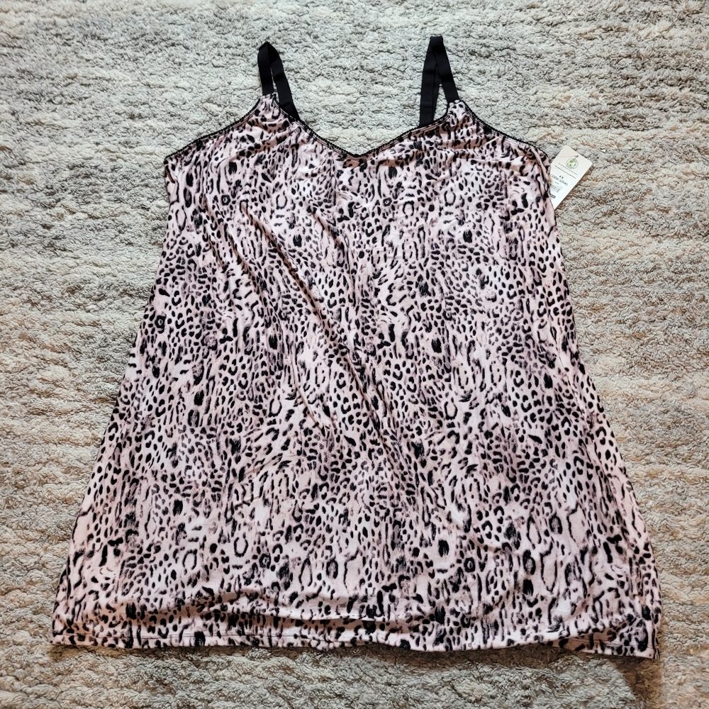 Animal print chemise, stretchy. 4 X.